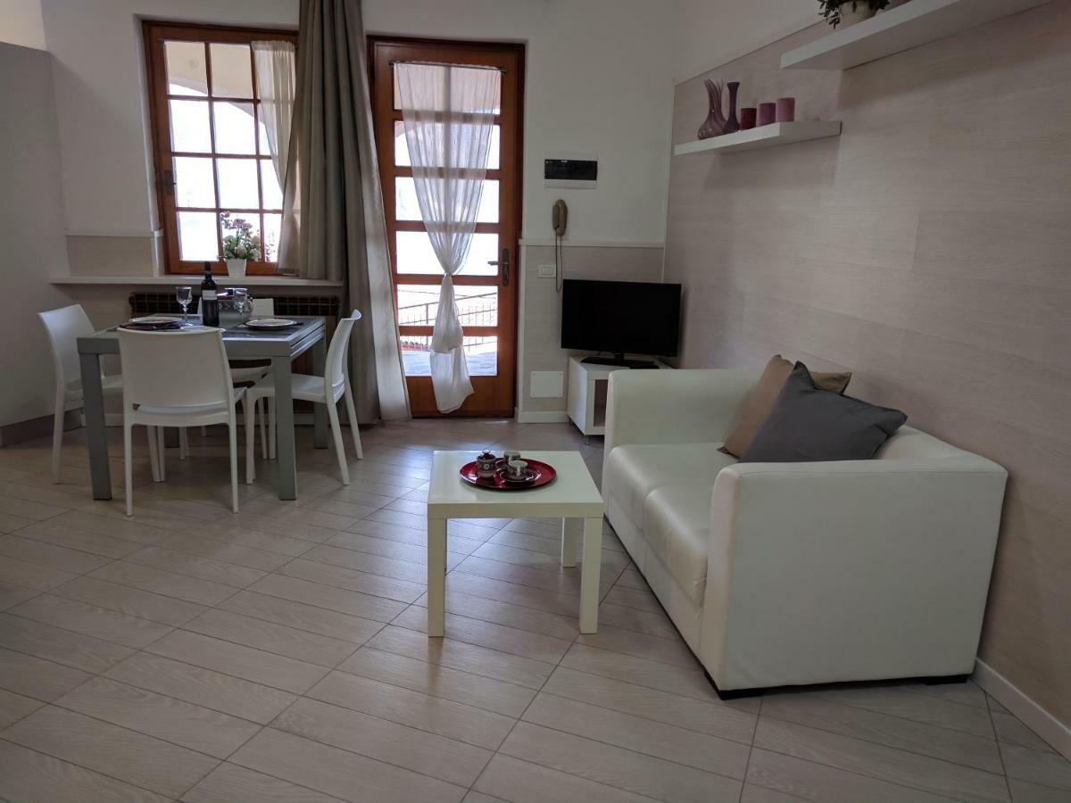Gina'S Apartment Riva di Solto Ngoại thất bức ảnh