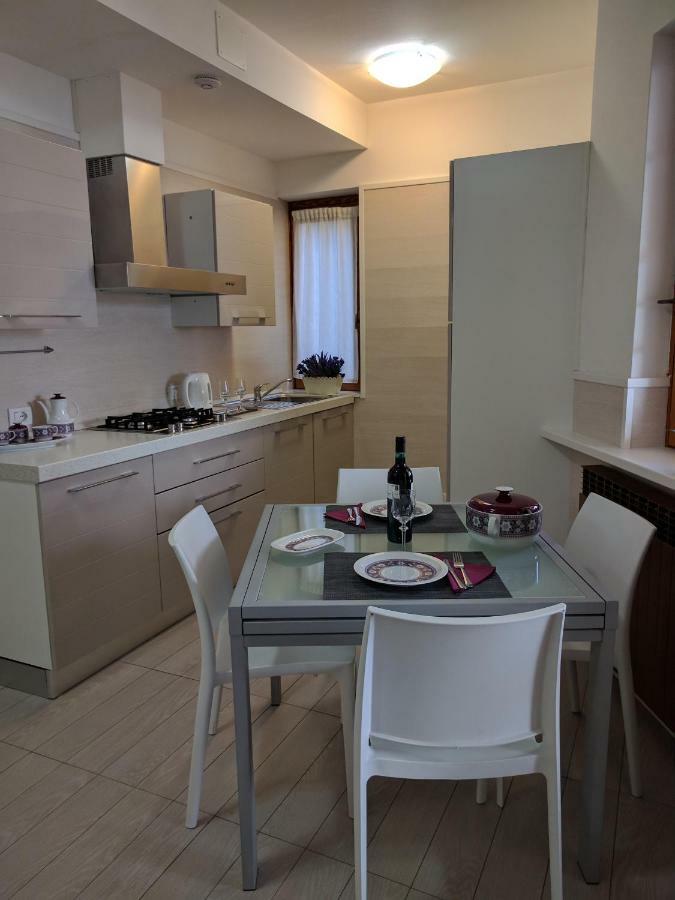 Gina'S Apartment Riva di Solto Ngoại thất bức ảnh